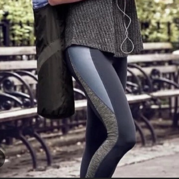 Athleta Shine Revelation Colorblock Crop Leggings - Picture 1 of 6